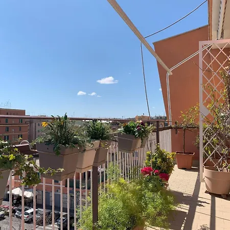 Attico Luminoso Terrazza Centocelle 로마